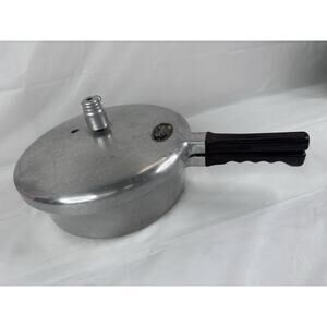 Presto Fry-Master Pressure Cooker Model 400 Trivet And Regulator Vintage